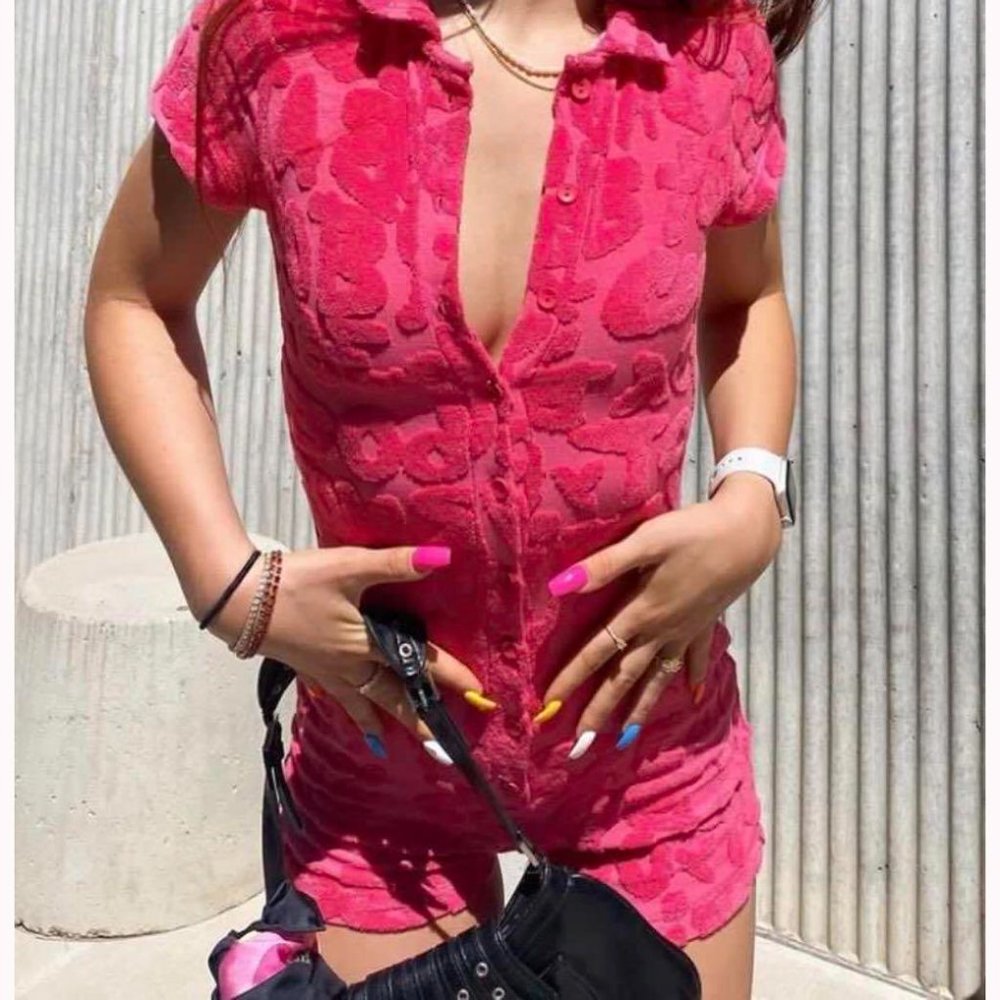 💥HOT ITEM💥Sexy Bodycon Textured Romper in Pink - Picture 13 of 16